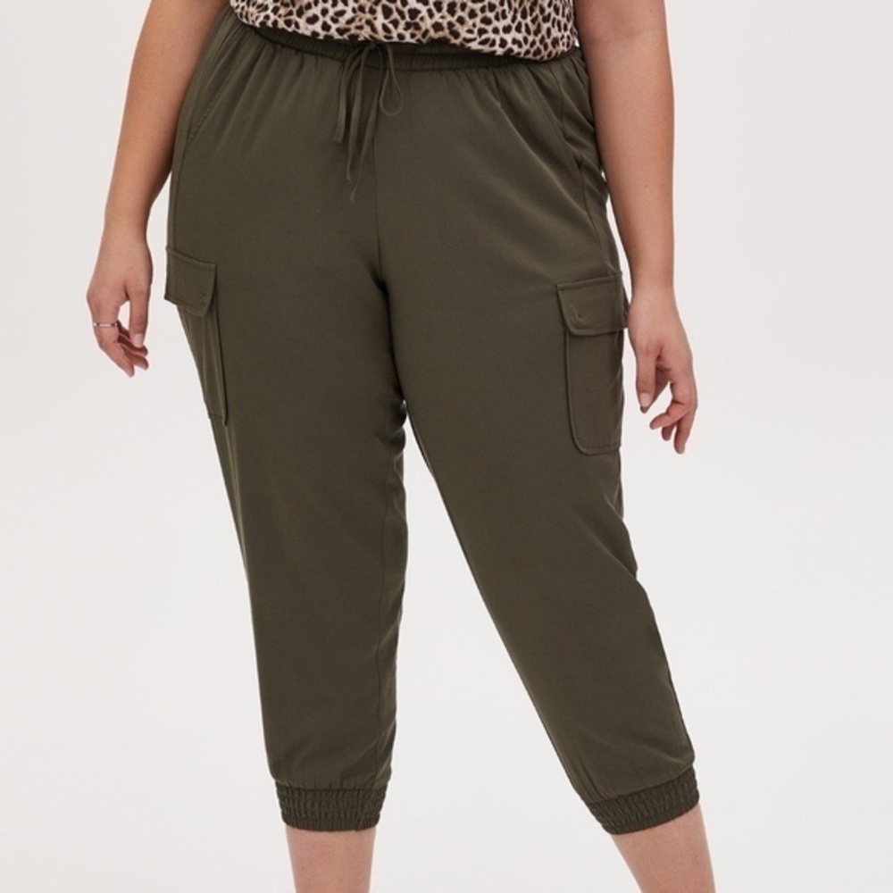 Torrid Womens Relaxed Fit Jogger Pants Challis Olive Green Size Large